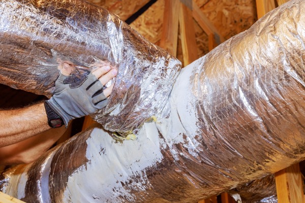repairing damaged hvac ductwork
